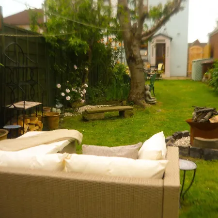 Δωμάτια σε οικογενειακή κατοικία Private In Home-stay Leeds M1 M62 *