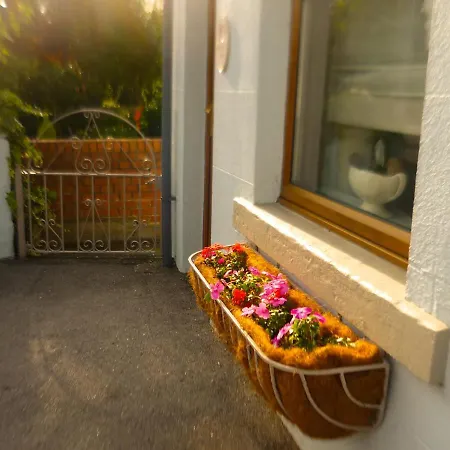 Δωμάτια σε οικογενειακή κατοικία Private In Home-stay Leeds M1 M62 *