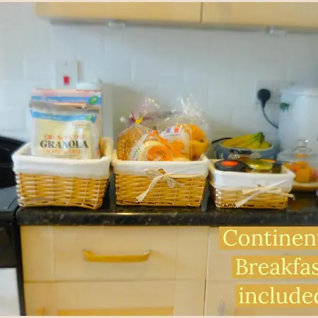 Private In Home-stay Leeds M1 M62 *